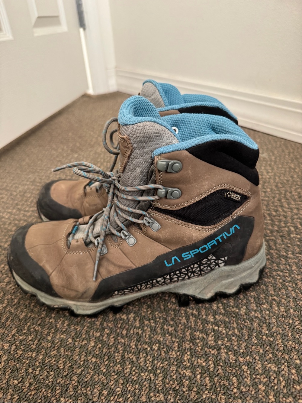 La Sportiva Womens Nucleo High
II GTX Waterproof Hiking Boot